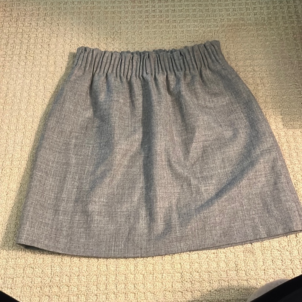 J Crew Gray Wool Skirt (with pockets). Size 00